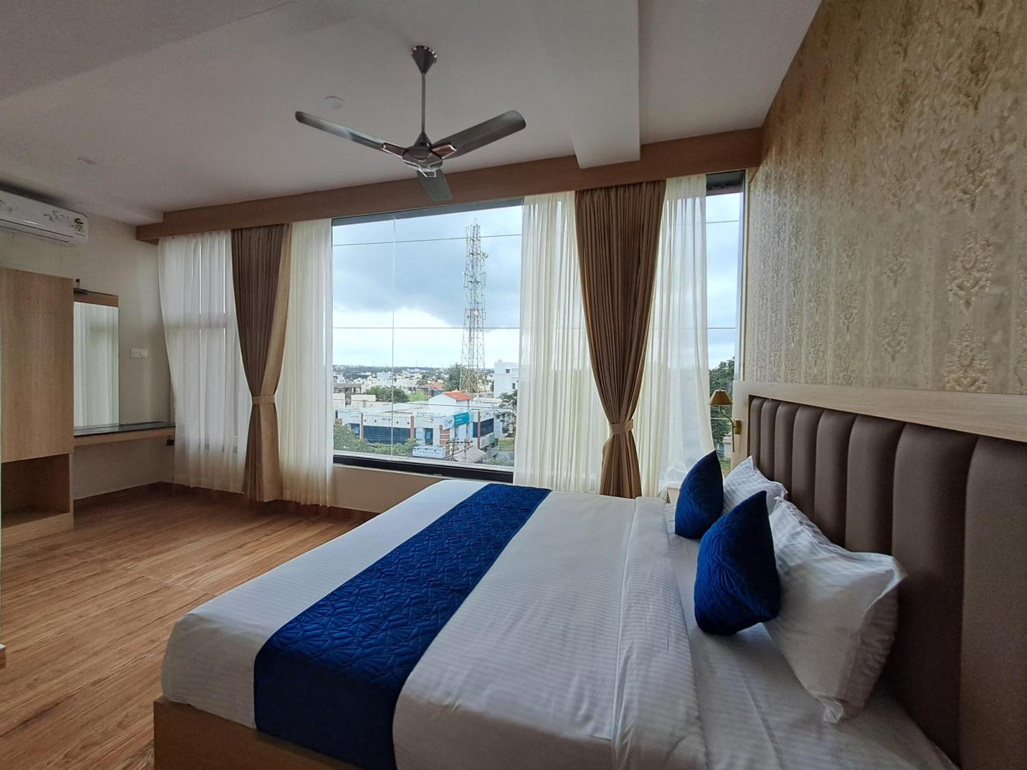 Sky Inn Mysore Exterior photo